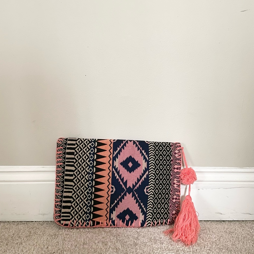 Aztec Envelope Clutch - Picture 3 of 3